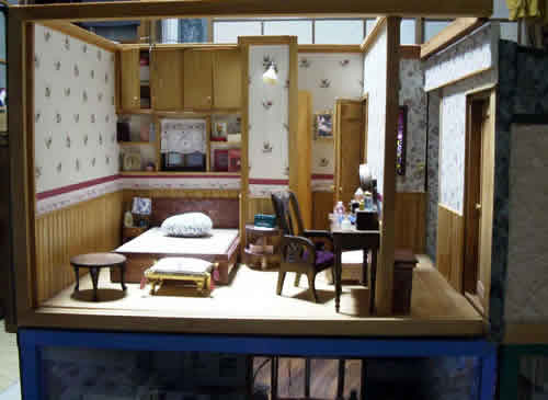 屋根裏のある洋館No,5